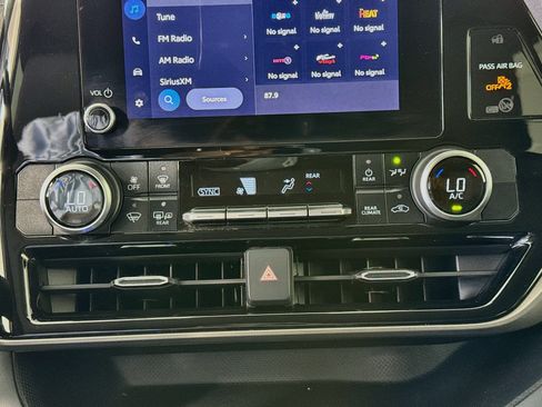 Certified 2024 Toyota Highlander LE AWD/4WD image 15