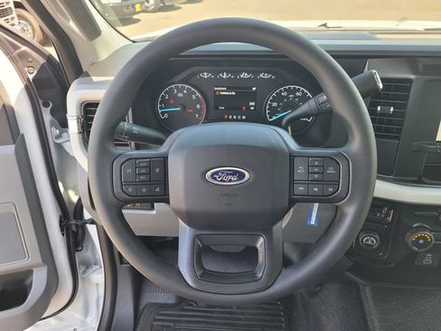 New 2026 Ford F250 XL w/ XL Chrome Package RWD image 9