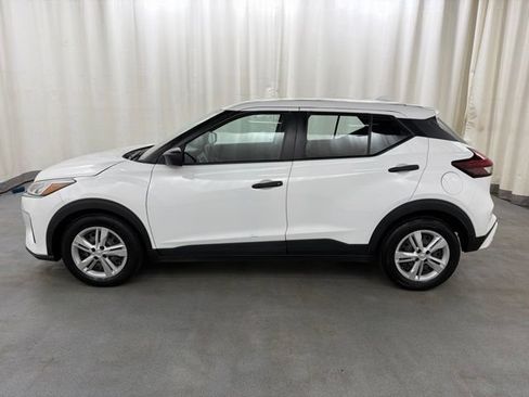 Used 2024 Nissan Kicks S FWD image 3