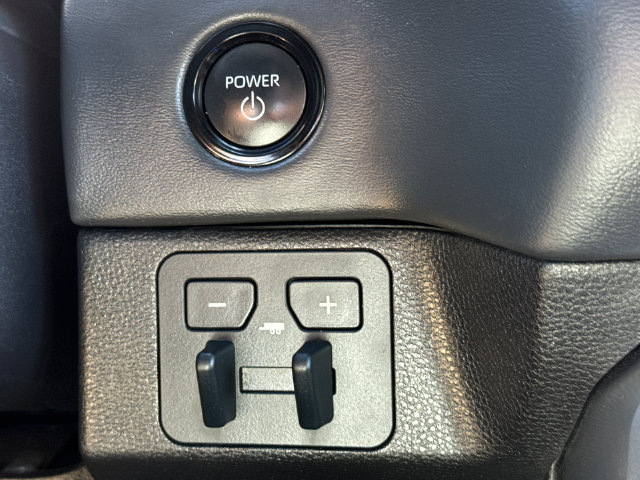 Used 2025 Toyota Sequoia Platinum AWD/4WD image 30