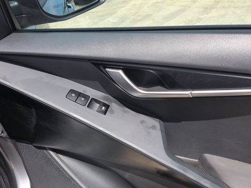 Used 2025 Kia Niro LX FWD image 32