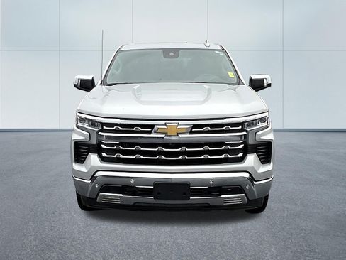 Used 2022 Chevrolet Silverado 1500 LTZ w/ LTZ Premium Package AWD/4WD image 2