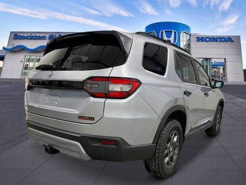 New 2025 Honda Pilot TrailSport image 5
