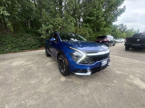 Used 2023 Kia Sportage SX FWD image 2