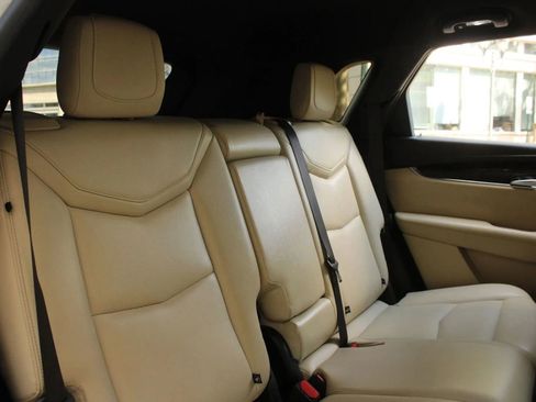 Used 2018 Cadillac XT5 AWD image 28