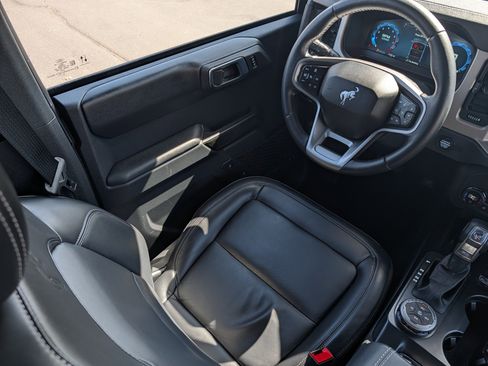 Used 2025 Ford Bronco Outer Banks w/ Sasquatch Package image 10