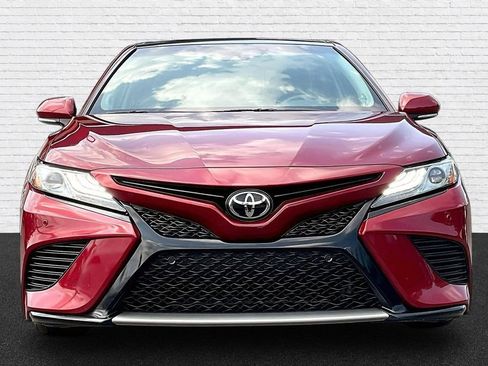Used 2018 Toyota Camry XSE FWD image 2