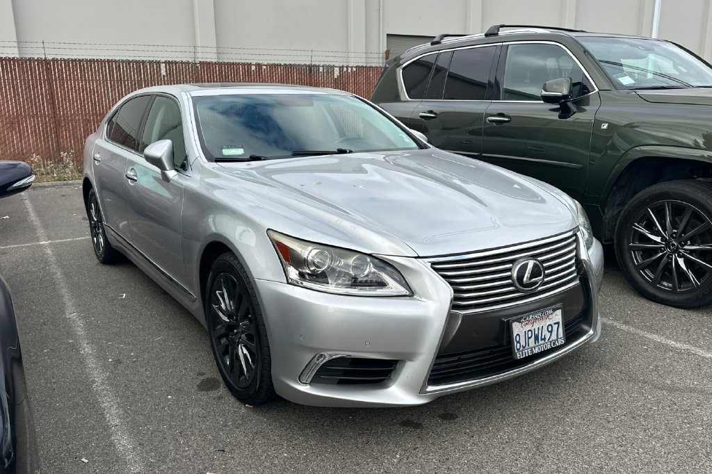 Used 2015 Lexus LS 460 L RWD image 2