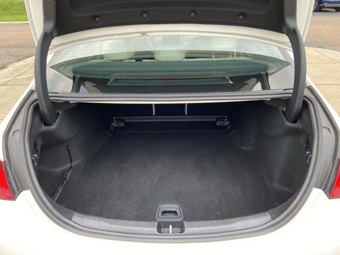 Used 2025 Mercedes-Benz C 300 Sedan image 25