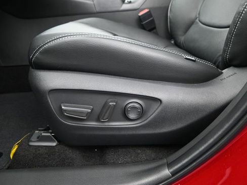 Used 2025 Toyota RAV4 XLE w/ Convenience Package image 11