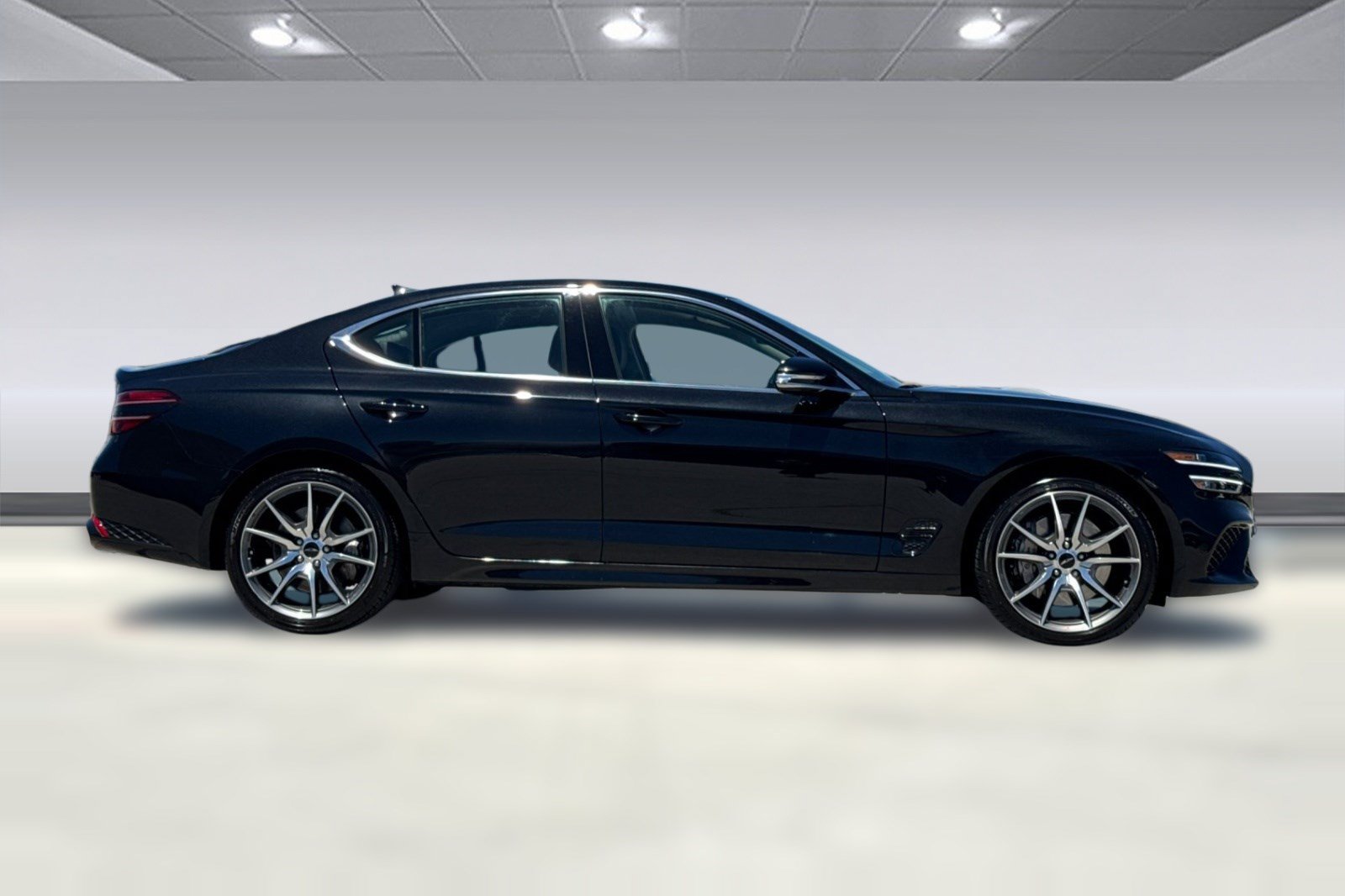 Used 2026 Genesis G70 2.5T RWD image 8