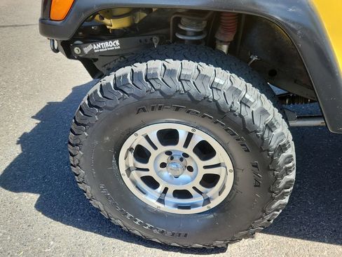 Used 2006 Jeep Wrangler Unlimited Rubicon AWD/4WD image 17