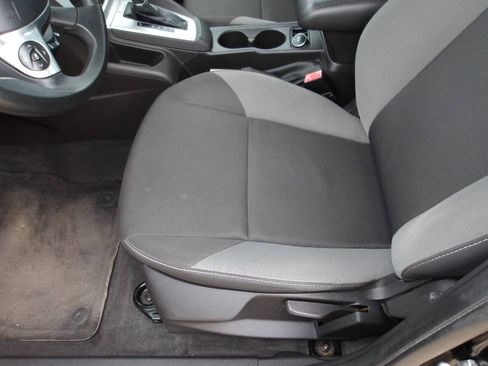 Used 2013 Ford Focus SE FWD image 19