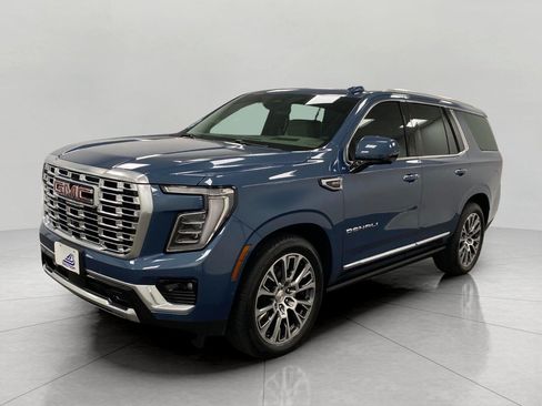 Used 2026 GMC Yukon Denali w/ Denali Reserve Package AWD/4WD image 11