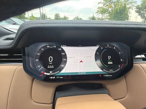 Used 2025 Land Rover Range Rover SE AWD/4WD image 16