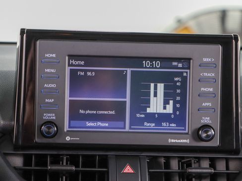 Used 2021 Toyota RAV4 XLE image 19