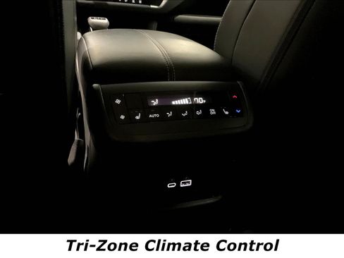 Used 2023 Nissan Pathfinder SL w/ SL Premium Package AWD/4WD image 10