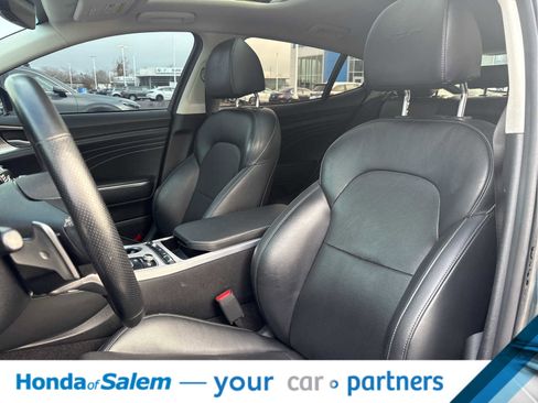 Used 2022 Kia Stinger GT2 image 16