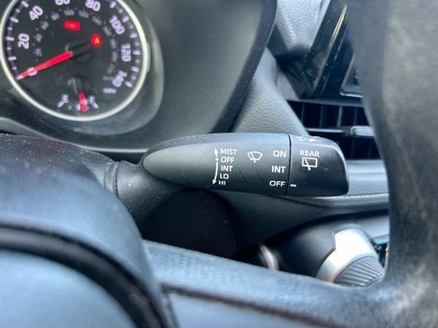 Used 2022 Toyota RAV4 LE FWD image 18
