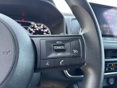 Used 2023 Nissan Rogue S image 20