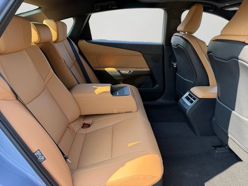 New 2026 Lexus ES 500e AWD/4WD image 9