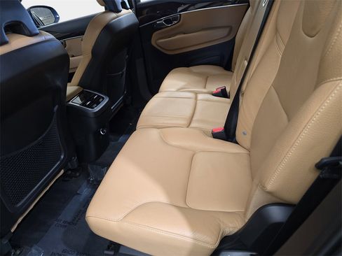 Used 2019 Volvo XC90 T6 Momentum w/ Advanced Package image 17