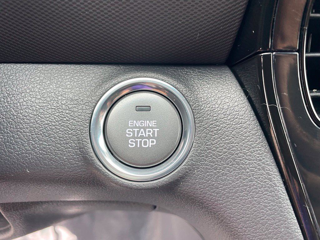 Used 2020 Hyundai Ioniq SE FWD image 7