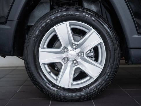 Certified 2022 Jeep Compass Latitude AWD/4WD image 17