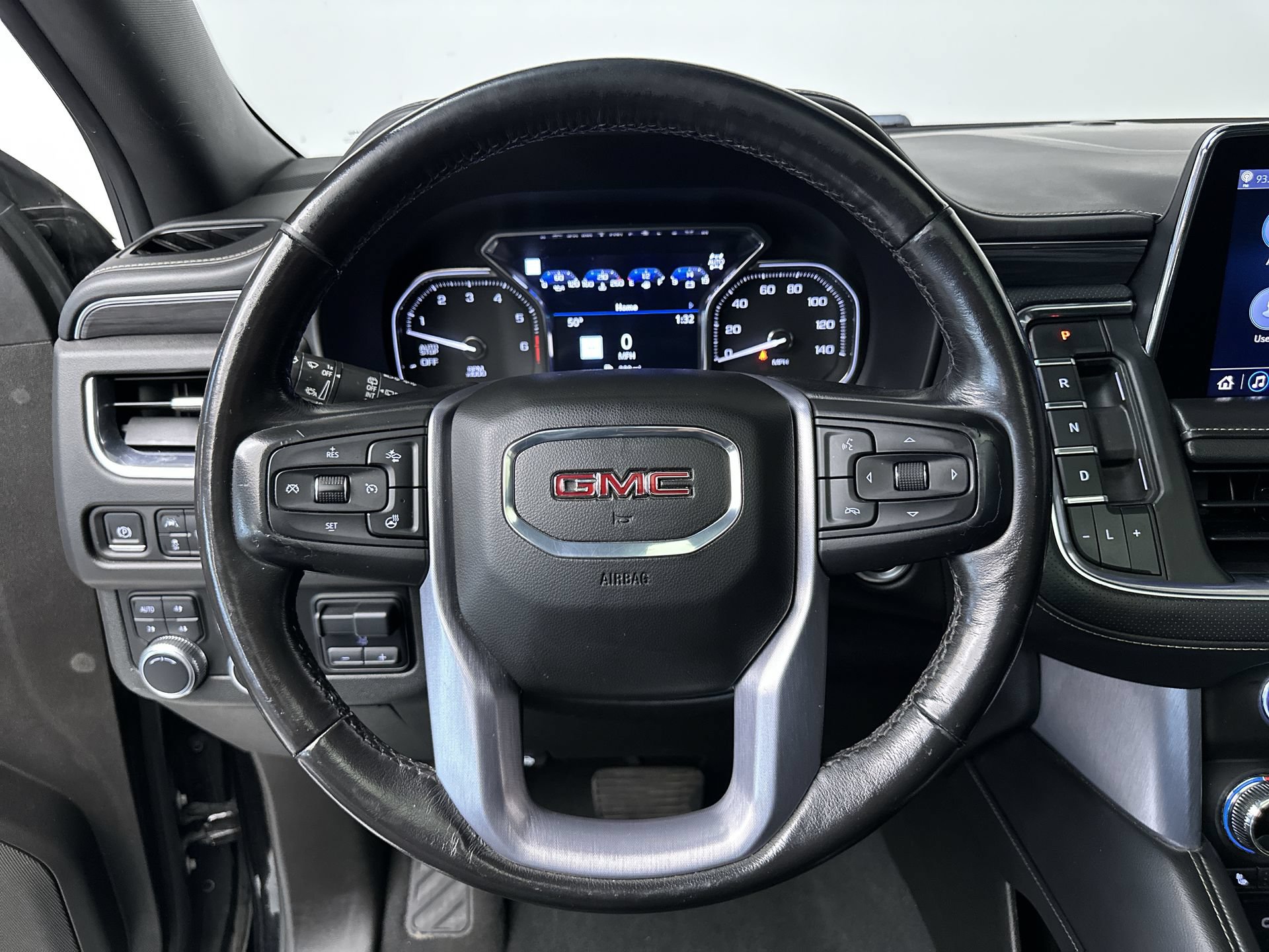 Used 2021 GMC Yukon XL SLT w/ SLT Luxury Plus Package AWD/4WD image 16