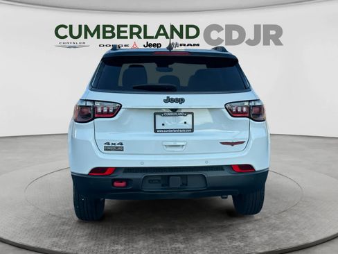 Used 2022 Jeep Compass Trailhawk w/ Sun and Sound Group AWD/4WD image 5