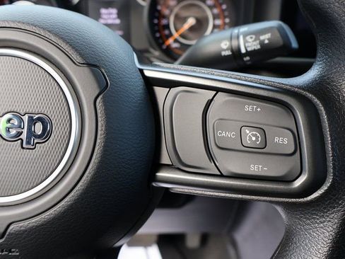 Used 2025 Jeep Gladiator Sport image 36