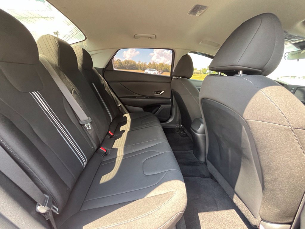 Used 2023 Hyundai Elantra SEL FWD image 30