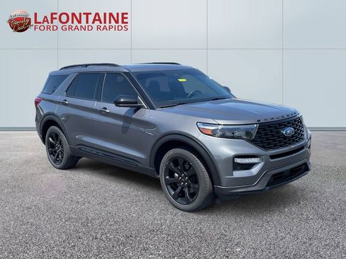 Used 2023 Ford Explorer ST-Line w/ Class IV Trailer Tow Package AWD/4WD image 3