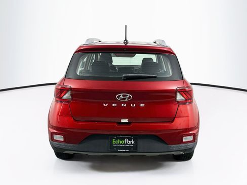 Used 2025 Hyundai Venue SEL FWD image 7