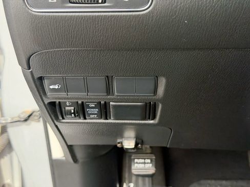Used 2018 Nissan Armada SL w/ Moonroof Package RWD image 20