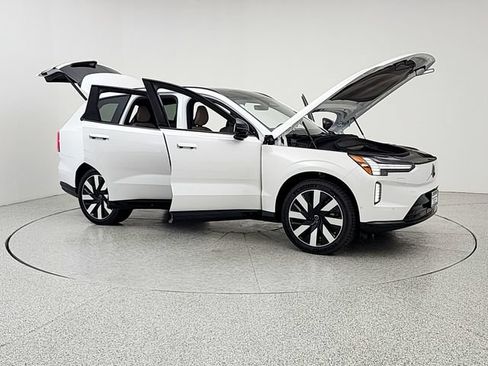 New 2026 Volvo EX90 Plus AWD/4WD image 10