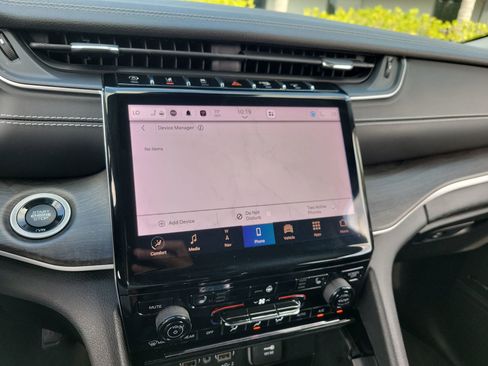 Used 2023 Jeep Grand Cherokee L Limited w/ Black Appearance Package image 26