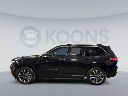 Used 2023 Jeep Grand Cherokee Overland w/ Luxury Tech Group IV image 13