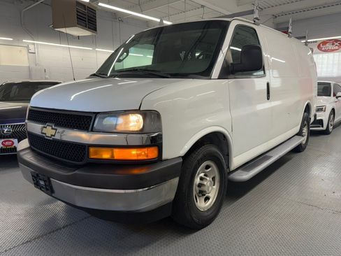 Used 2018 Chevrolet Express 2500 w/ Driver Convenience Package RWD image 2