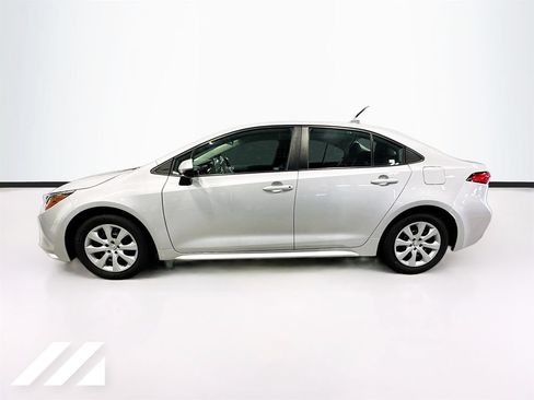 Used 2021 Toyota Corolla LE FWD image 7