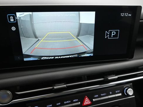 Used 2025 Hyundai Tucson SE image 14