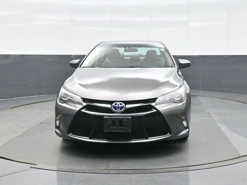Used 2015 Toyota Camry SE image 2