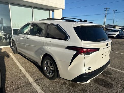 Used 2023 Toyota Sienna XSE AWD/4WD image 6