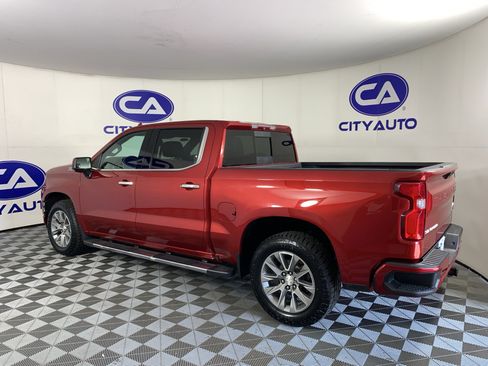 Used 2019 Chevrolet Silverado 1500 High Country w/ Technology Package AWD/4WD image 5