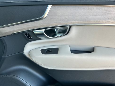 Certified 2025 Volvo XC90 B6 Core AWD/4WD image 20