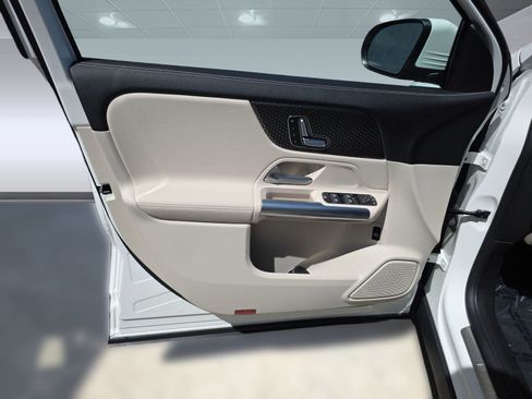 New 2025 Mercedes-Benz GLA 250 image 24