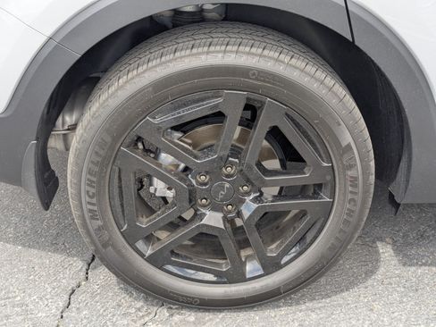 Certified 2025 Kia Telluride SX Prestige X-Line AWD/4WD image 12
