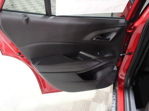 New 2026 Chevrolet Trax RS w/ Sunroof Package FWD image 21