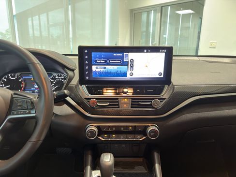 Used 2024 Nissan Altima 2.5 SR w/ SR Premium Package FWD image 16