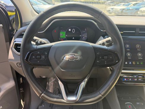 Used 2023 Chevrolet Bolt EUV Premier w/ Sun & Sound Package FWD image 12